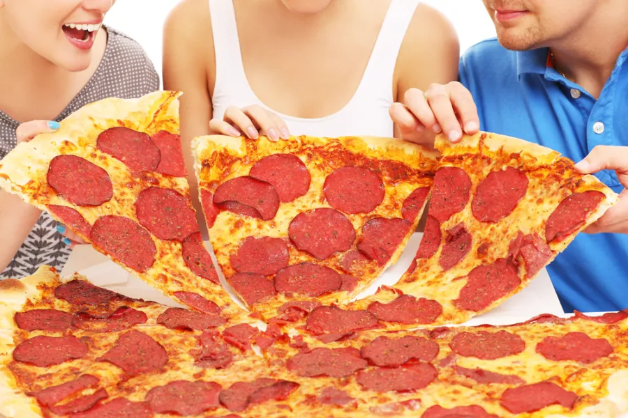 16-Inch Pizza: How Many Slices Does It Have?