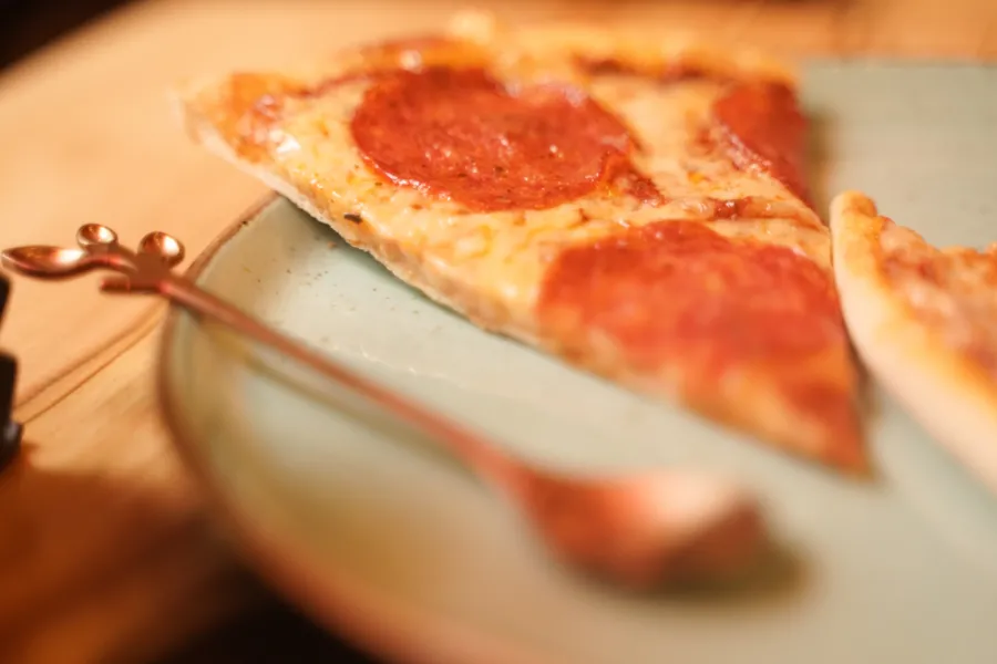 How many carbs are in a slice of pizza? Everything you need to